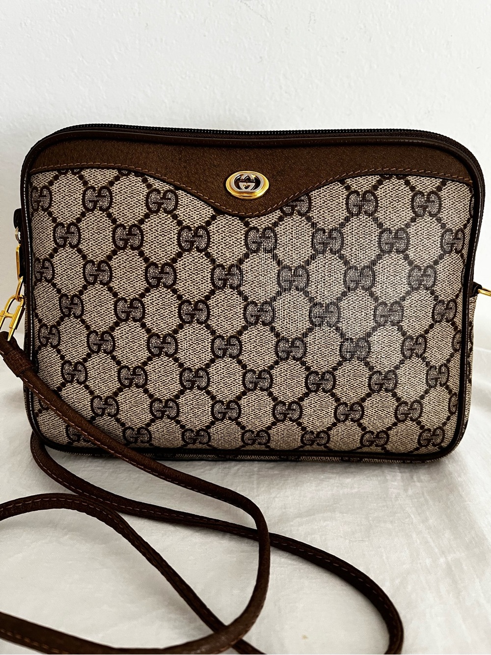 Rare Gucci GG Supreme Crossbody Clutch Camera Bag Accessory Collection Late1970s